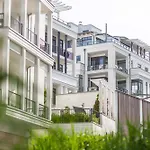 Apartment First White Pearl