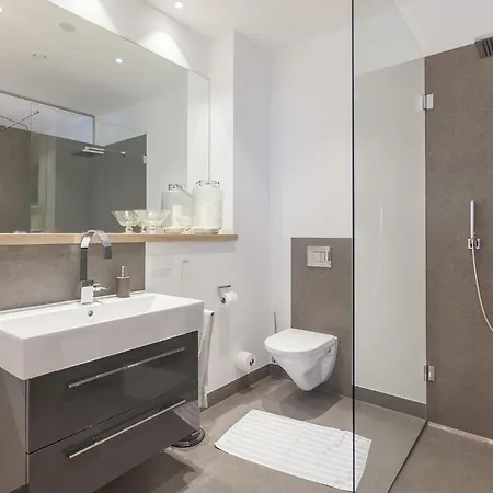 First White Pearl * Sellin