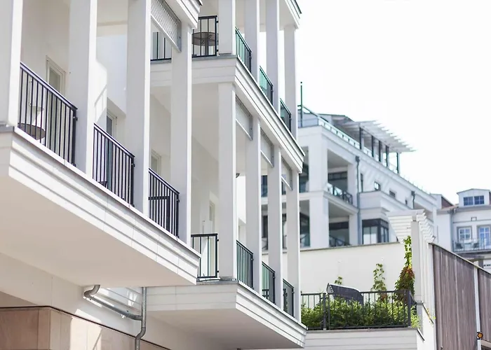 First White Pearl Apartman *