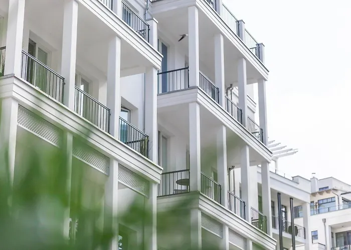 Apartman First White Pearl